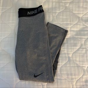 nike pro gray capri leggings